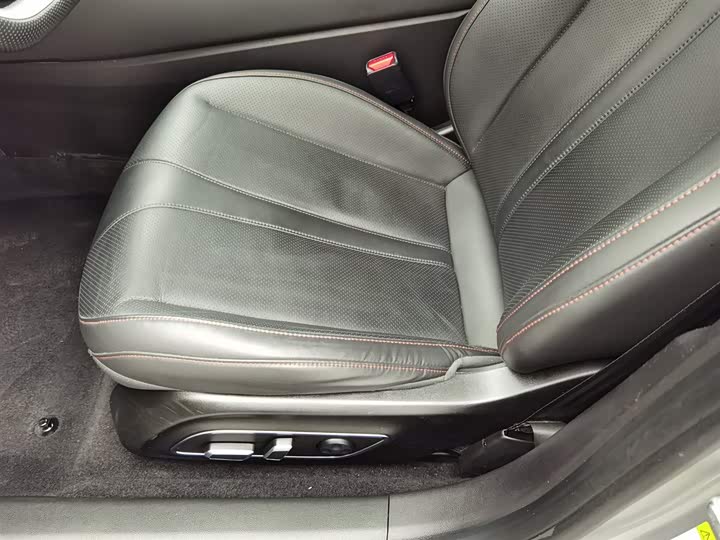 Фото 20 - XPeng P7