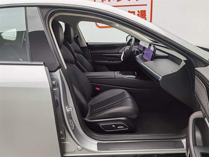 Фото 23 - XPeng P7