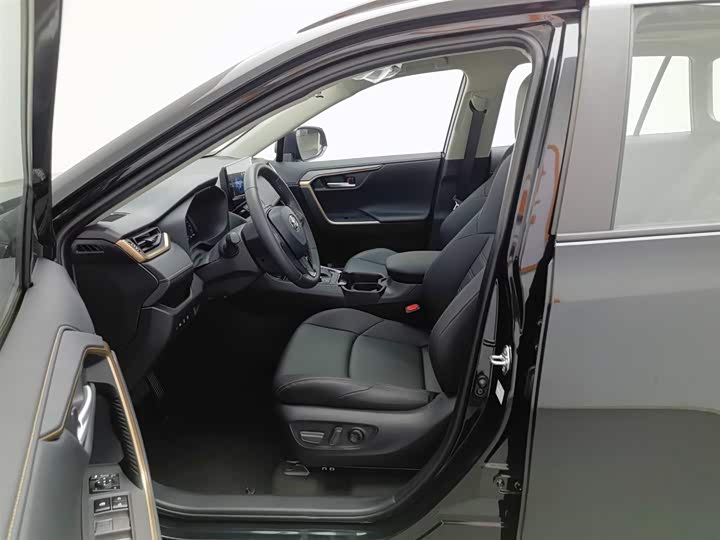 Фото 10 - Toyota Wildlander