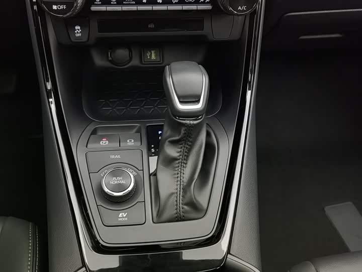 Фото 13 - Toyota Wildlander