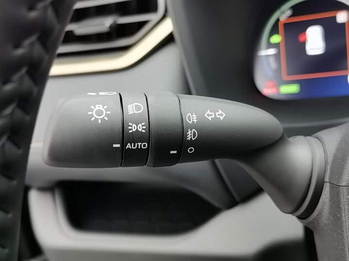 Фото 21 - Toyota Wildlander