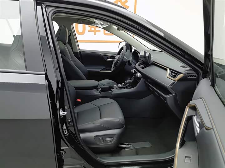 Фото 23 - Toyota Wildlander