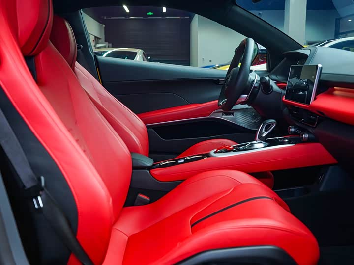 Фото 10 - Lotus Emira