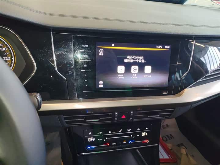 Фото 13 - Volkswagen Passat