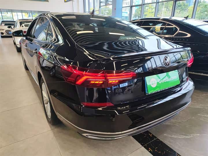 Фото 5 - Volkswagen Passat