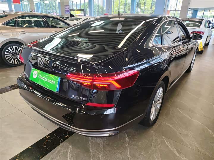 Фото 7 - Volkswagen Passat