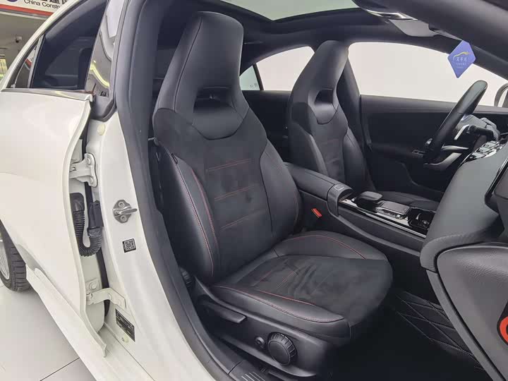 Фото 10 - Mercedes-Benz CLA-Class