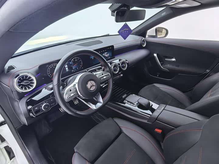 Фото 13 - Mercedes-Benz CLA-Class