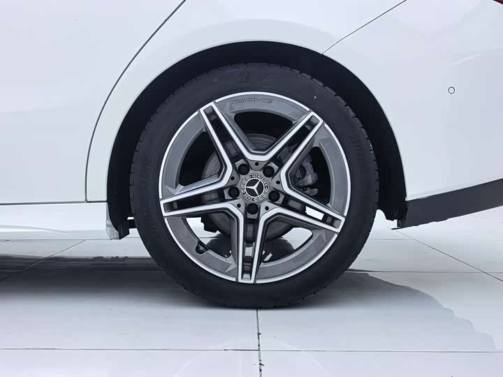 Фото 21 - Mercedes-Benz CLA-Class