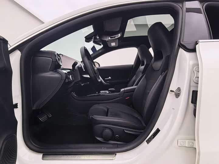 Фото 9 - Mercedes-Benz CLA-Class