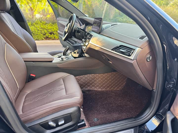 Фото 5 - BMW 5 Series