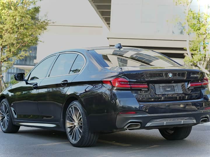 Фото 8 - BMW 5 Series