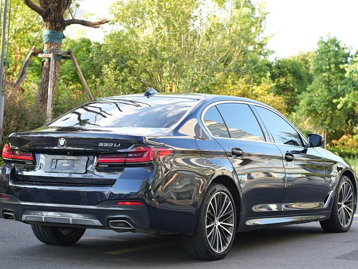 Фото 9 - BMW 5 Series