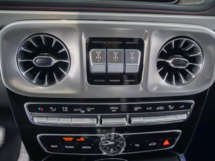 Фото 15 - Mercedes-Benz G-Class