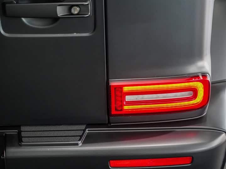 Фото 18 - Mercedes-Benz G-Class