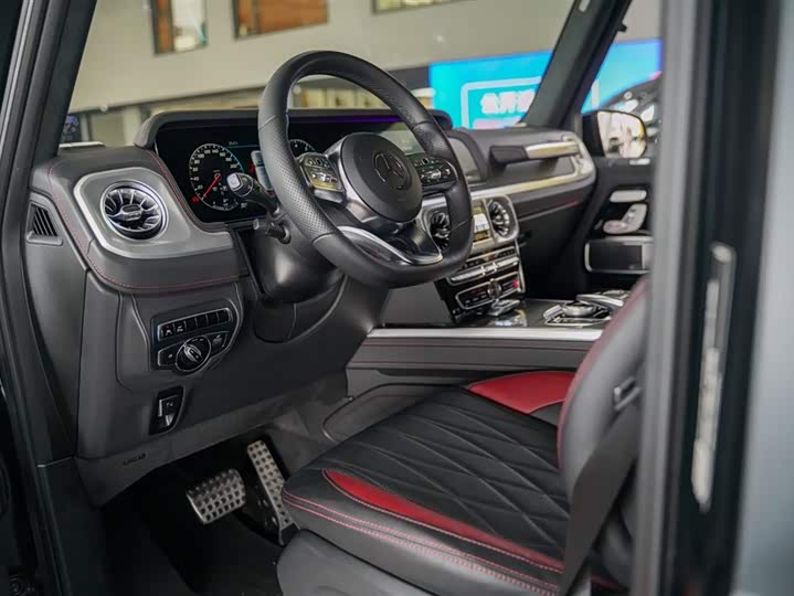 Фото 9 - Mercedes-Benz G-Class