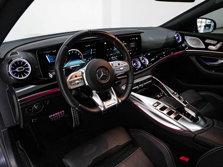 Фото 9 - Mercedes-Benz AMG GT