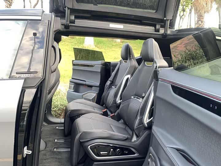 Фото 6 - HiPhi X