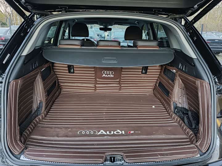 Фото 10 - Audi Q5L