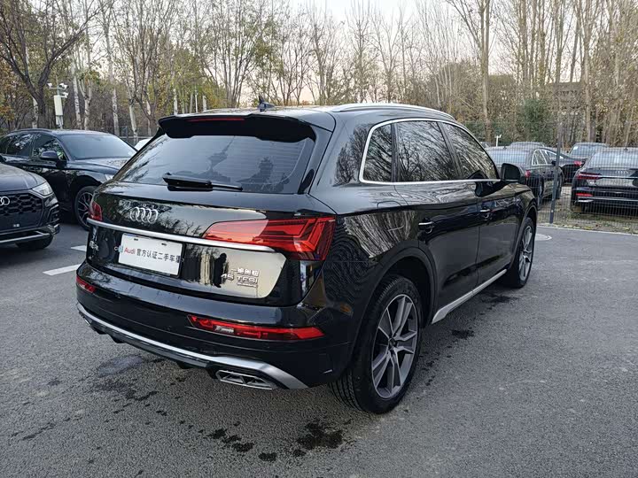 Фото 3 - Audi Q5L