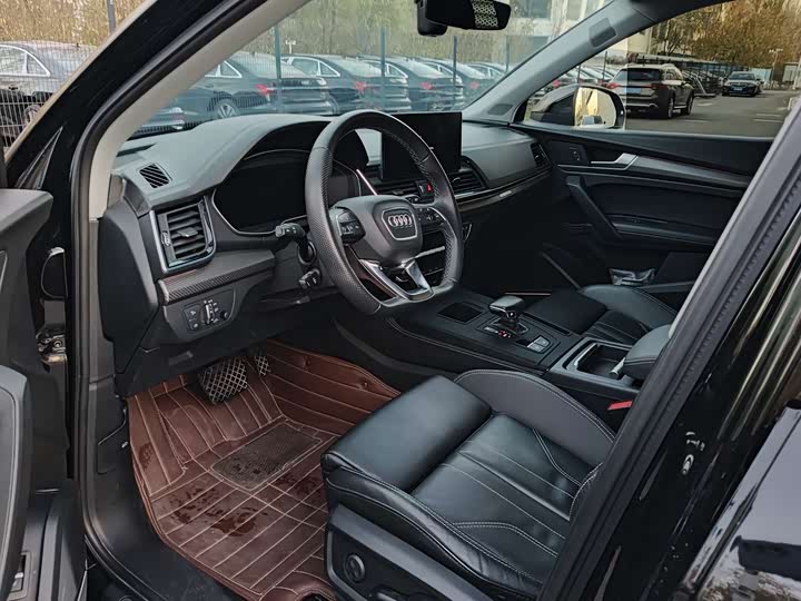 Фото 7 - Audi Q5L