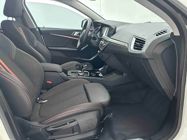 Фото 29 - BMW 2 Series