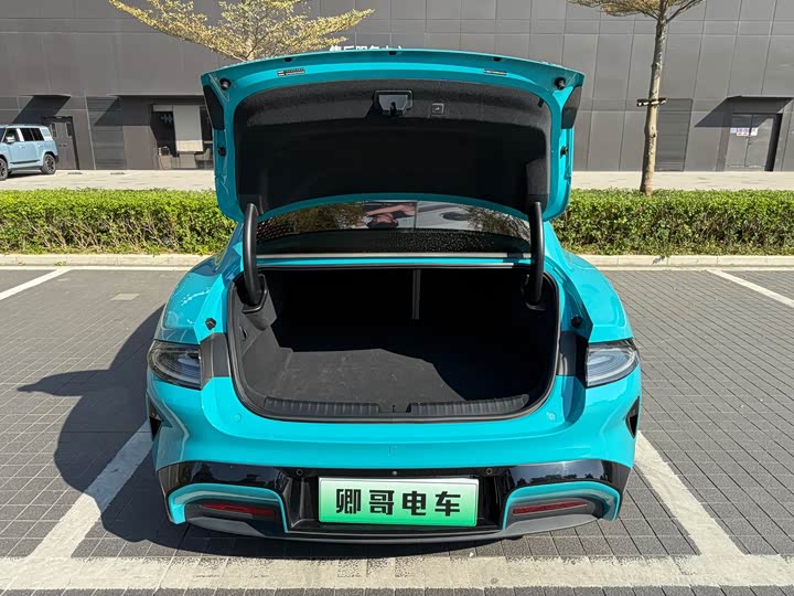 Фото 18 - Xiaomi SU7