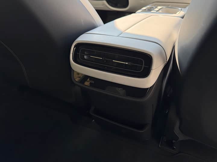 Фото 20 - Xiaomi SU7