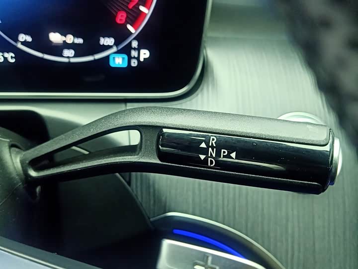 Фото 11 - Mercedes-Benz C-Class Hybrid