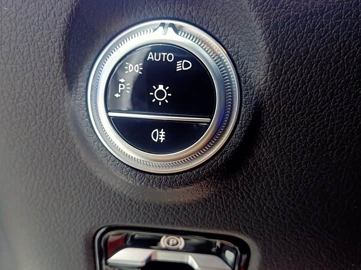 Фото 14 - Mercedes-Benz C-Class Hybrid