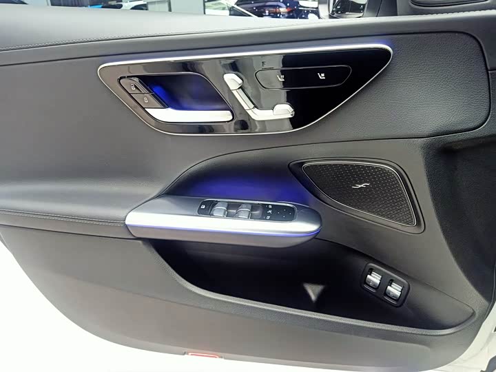 Фото 15 - Mercedes-Benz C-Class Hybrid