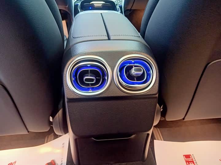 Фото 18 - Mercedes-Benz C-Class Hybrid