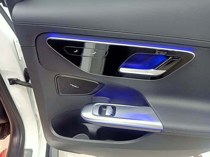 Фото 25 - Mercedes-Benz C-Class Hybrid