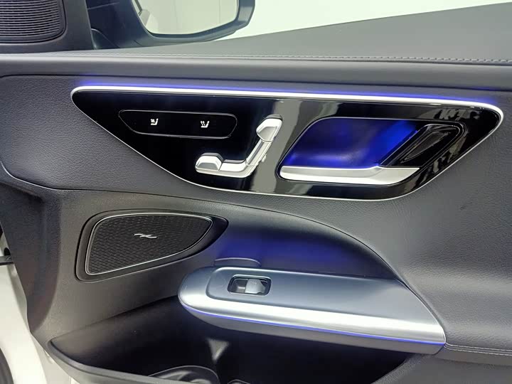 Фото 27 - Mercedes-Benz C-Class Hybrid