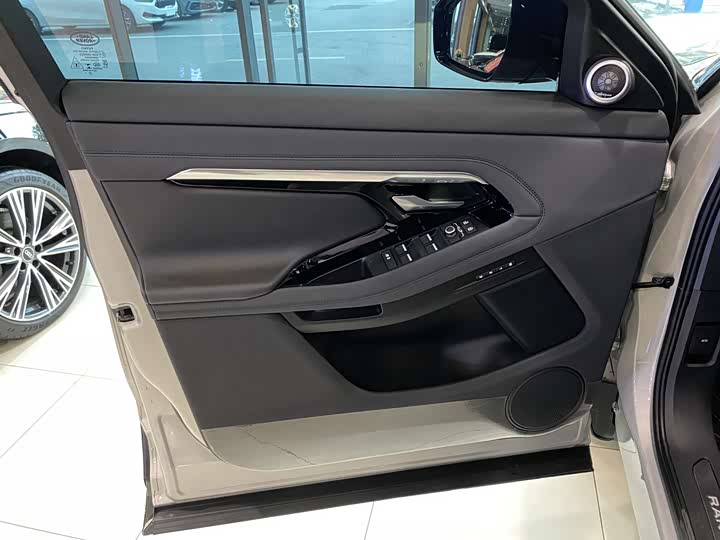 Фото 11 - Land Rover Range Rover Evoque L