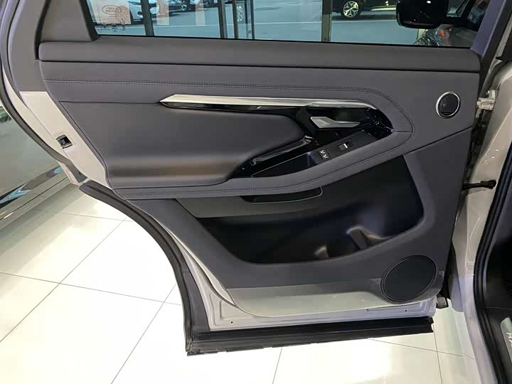 Фото 12 - Land Rover Range Rover Evoque L