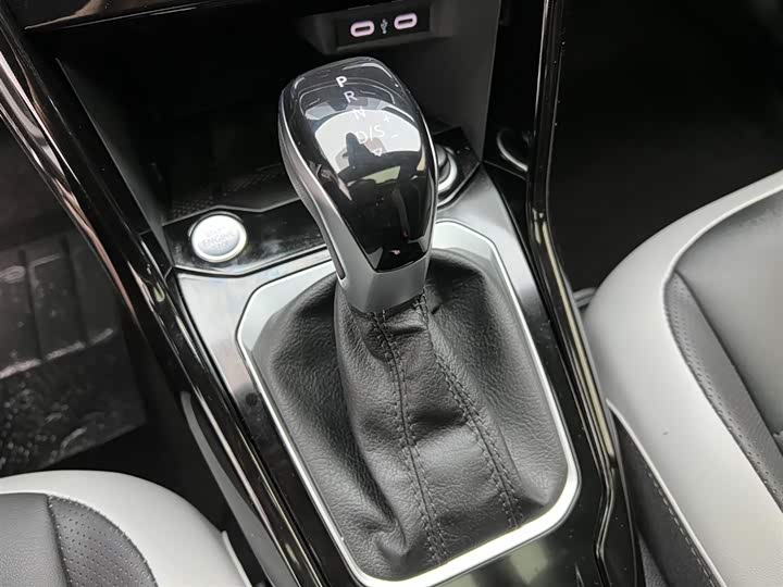 Фото 18 - Volkswagen T-Roc