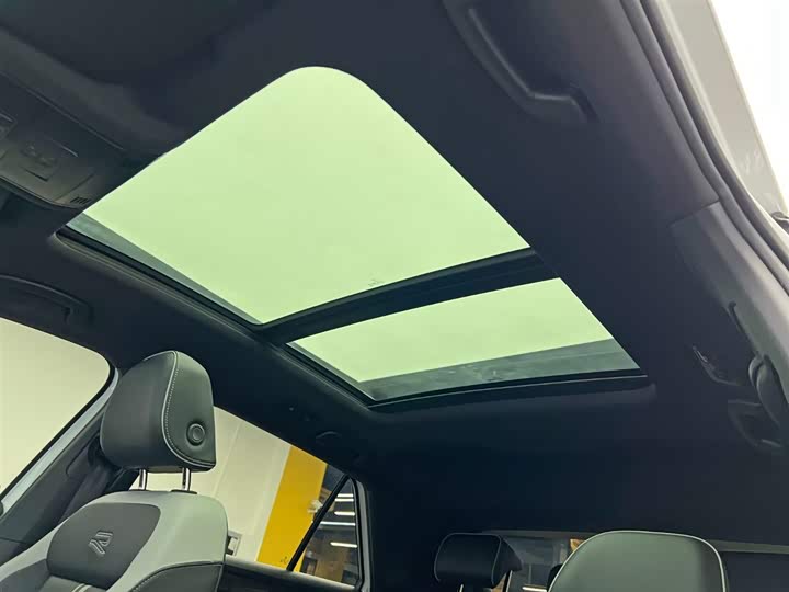 Фото 19 - Volkswagen T-Roc