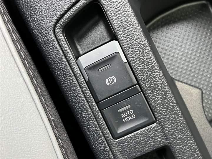 Фото 21 - Volkswagen T-Roc