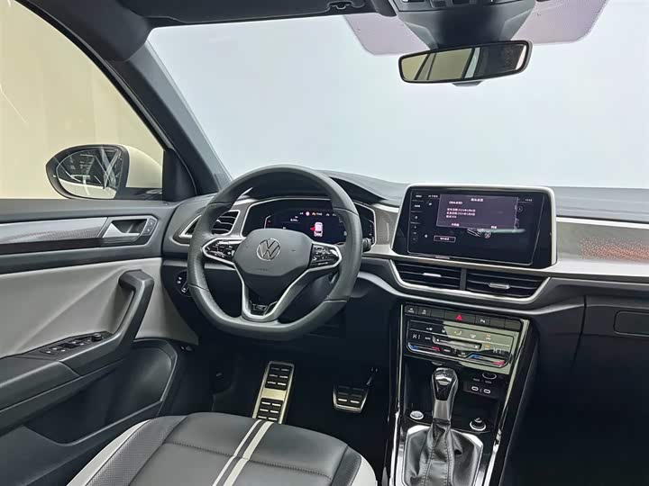 Фото 26 - Volkswagen T-Roc