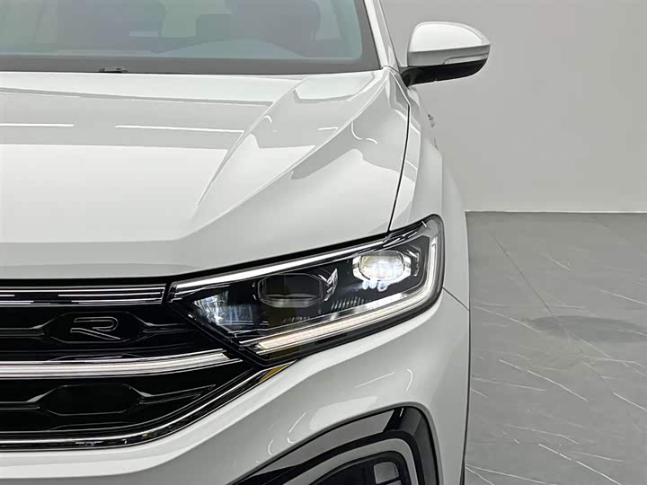 Фото 9 - Volkswagen T-Roc