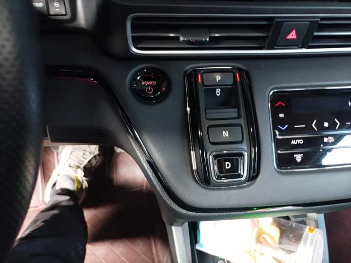 Фото 14 - Honda Odyssey