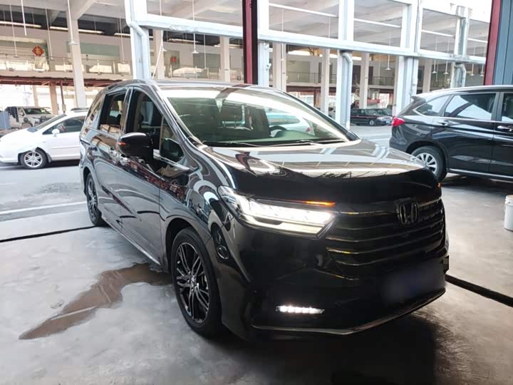 Фото 4 - Honda Odyssey