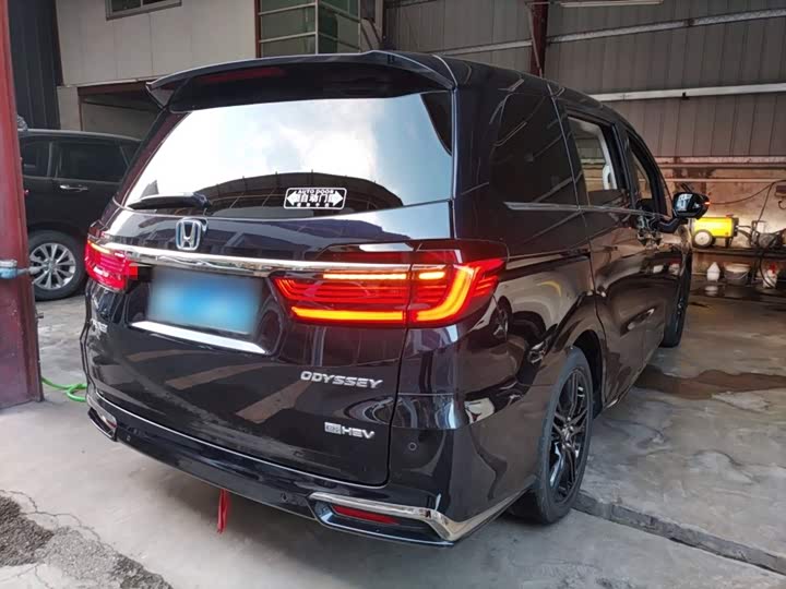 Фото 7 - Honda Odyssey