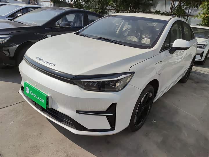 Фото 2 - Beijing EU5 Plus