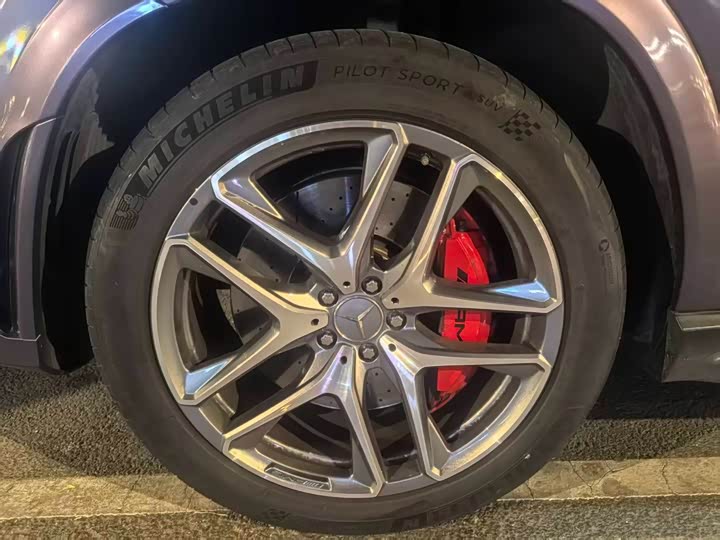 Фото 3 - Mercedes-Benz GLE-Class Coupe AMG