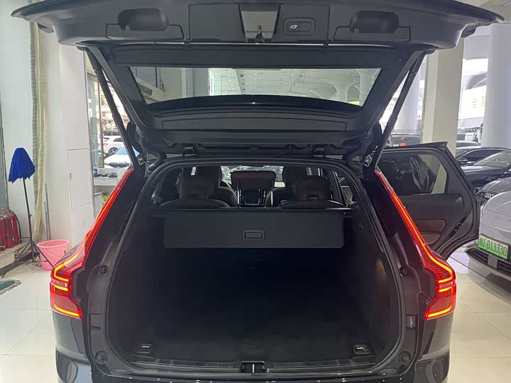 Фото 20 - Volvo XC60