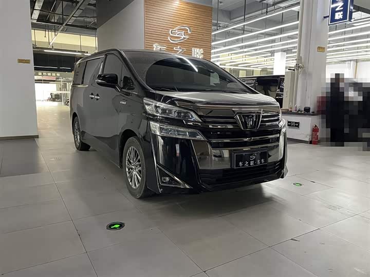 Фото 2 - Toyota Vellfire