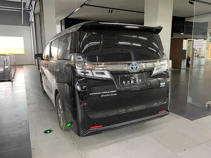 Фото 4 - Toyota Vellfire