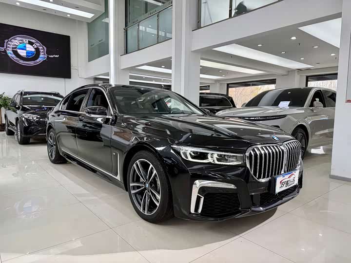 Фото 3 - BMW 7 Series